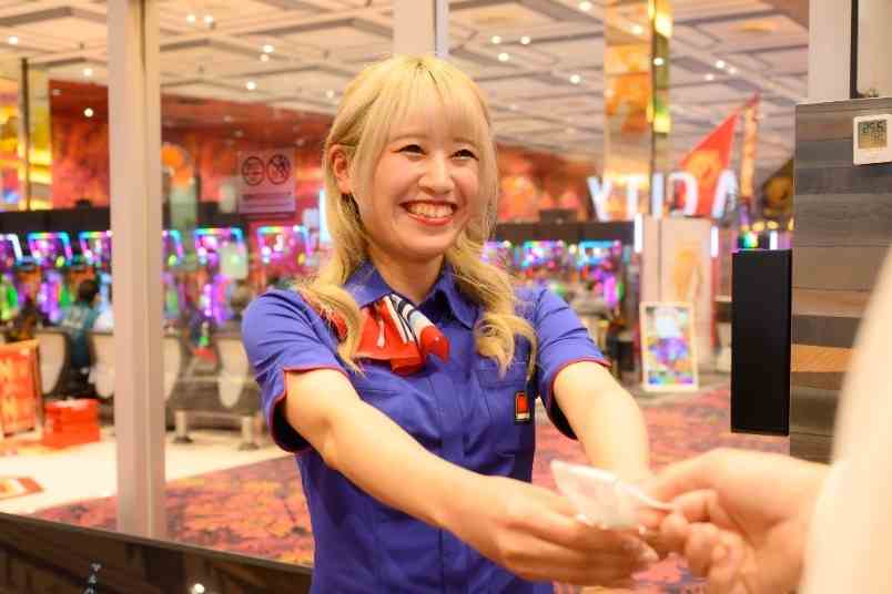 パチンコの知識は不要。ほとんどのスタッフが未経験です。